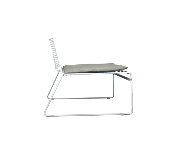 GUSTI LOUNGE CHAIR